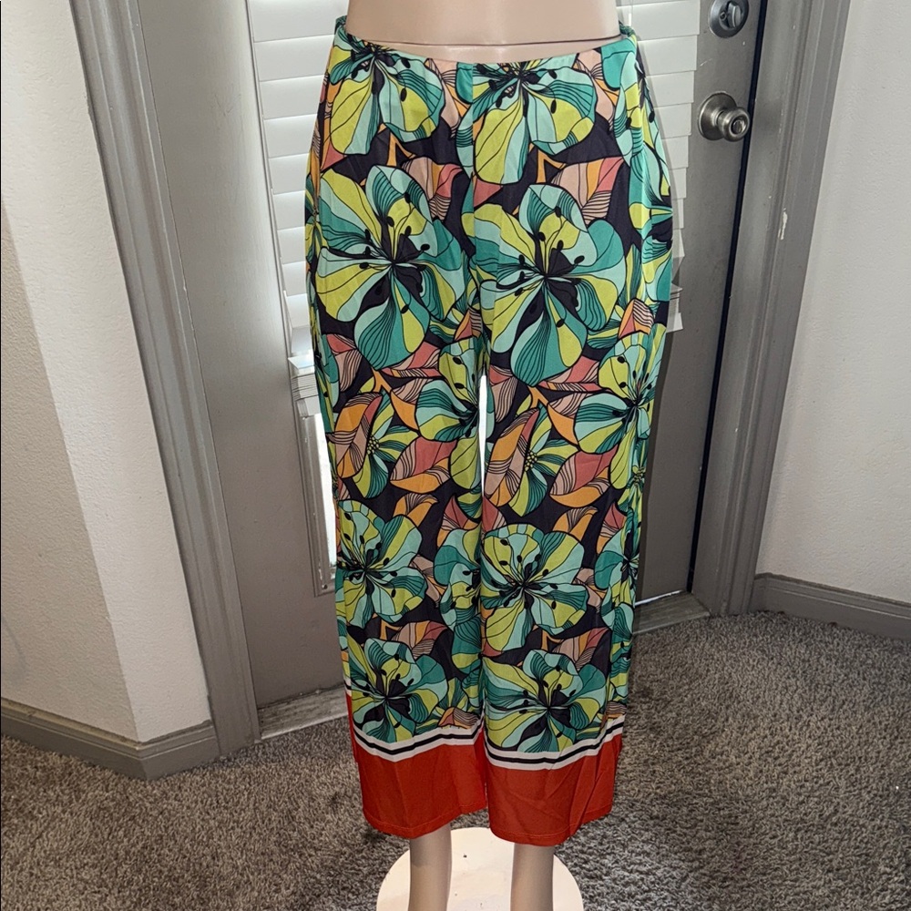 Zara Multicolor Floral Cropped Pants